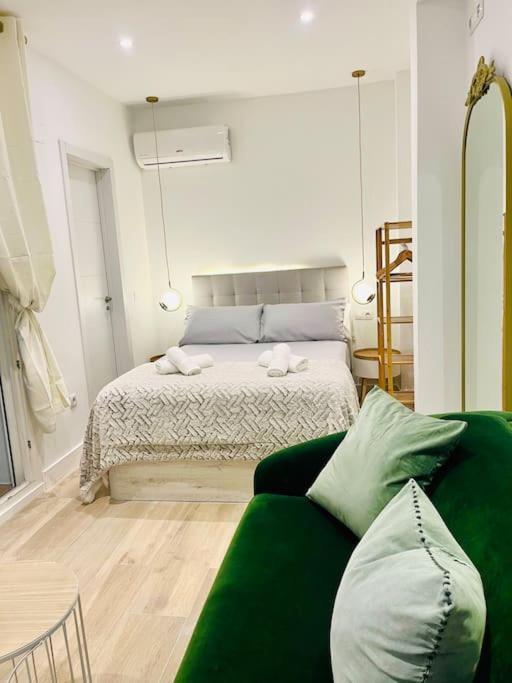 マラガNew Luxurious Studio With Patio/Centerアパートメント エクステリア 写真