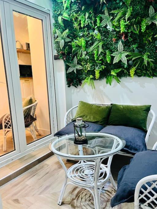 マラガNew Luxurious Studio With Patio/Centerアパートメント エクステリア 写真